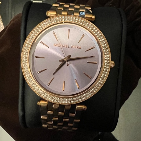 Michael Kors Darci watch- purple face- Rose Gold - Picture 3 of 4